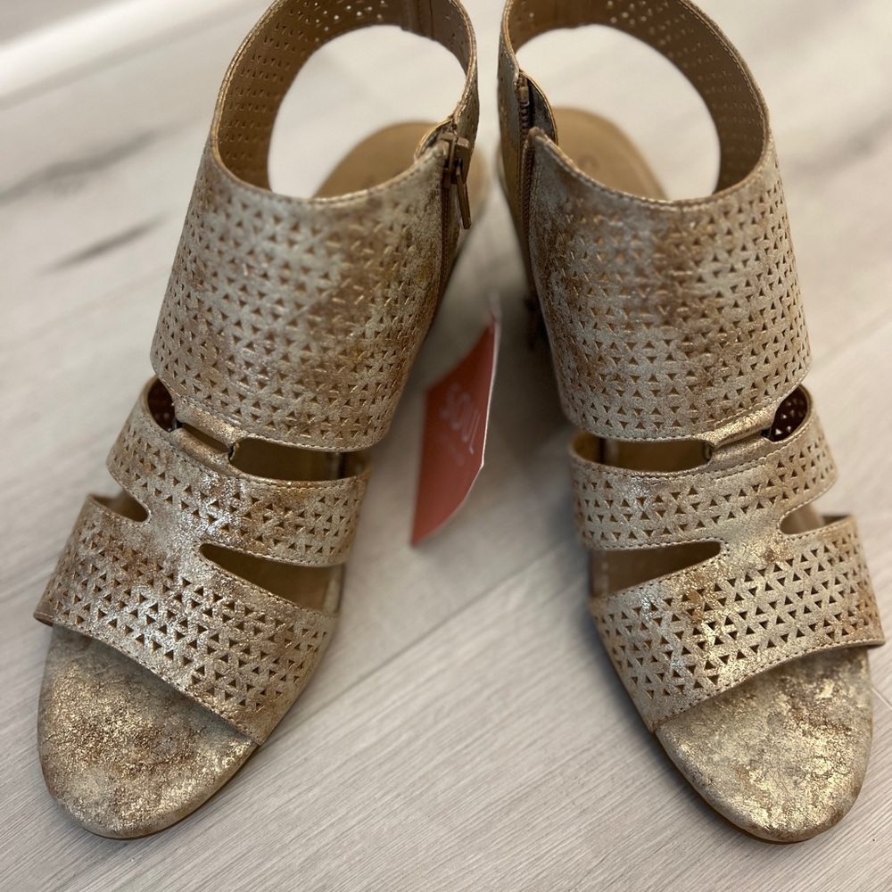 SOUL Naturalizer Gold Sandals with Perforated Straps
